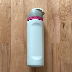 Owala Mint and Pink Water Bottle 24 oz